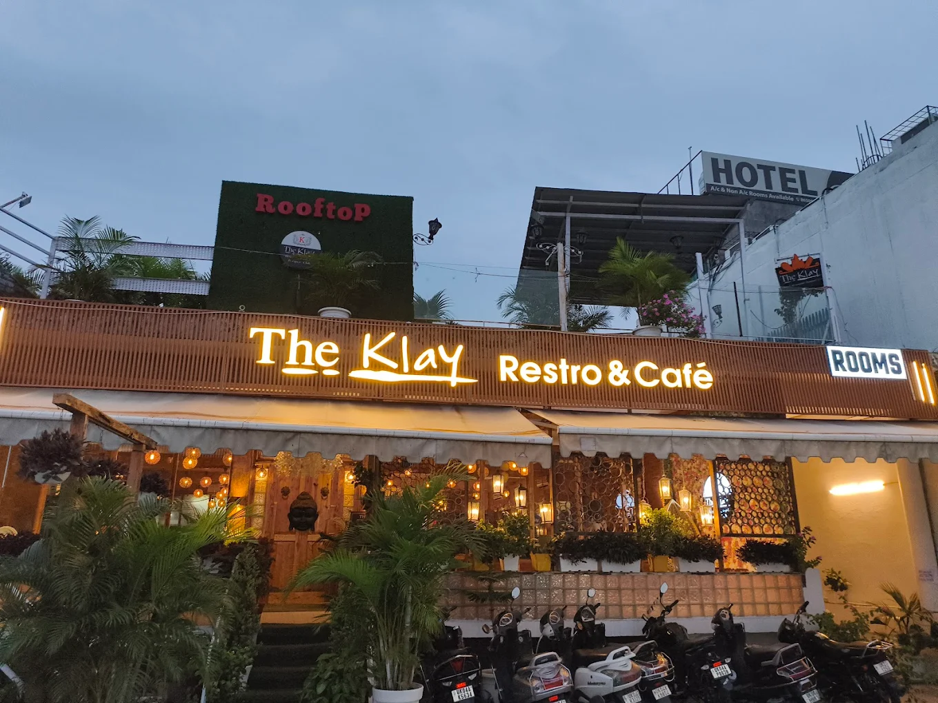 Visit The Klay, a rooftop cafe & restaurant in Haldwani offering rooftop dining, luxury rooms, banquet, club & multi-cuisine food experience.