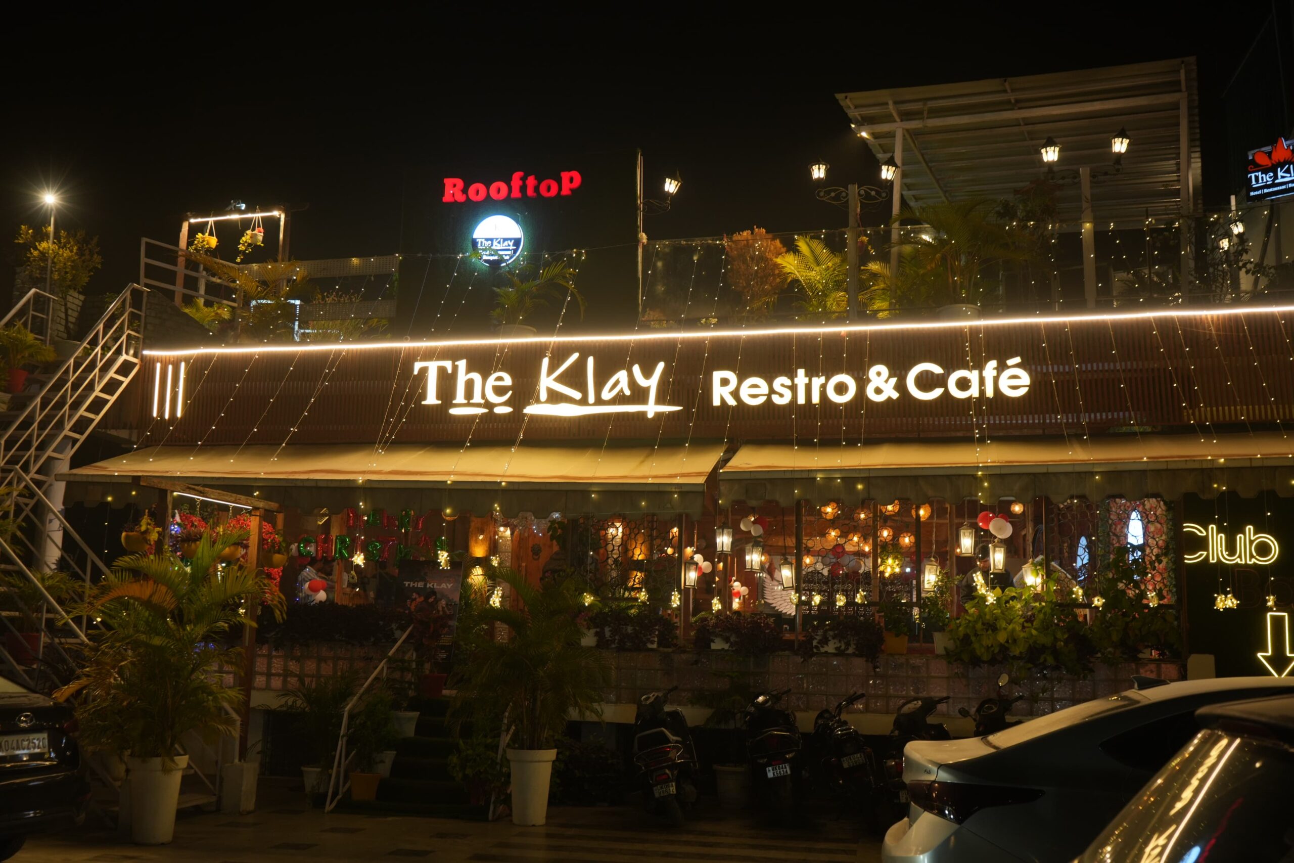 Visit The Klay, a rooftop cafe & restaurant in Haldwani offering rooftop dining, luxury rooms, banquet, club & multi-cuisine food experience.